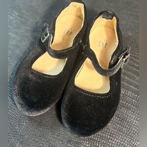 GAP Kids Velvet Black Dress Shoes size 7
